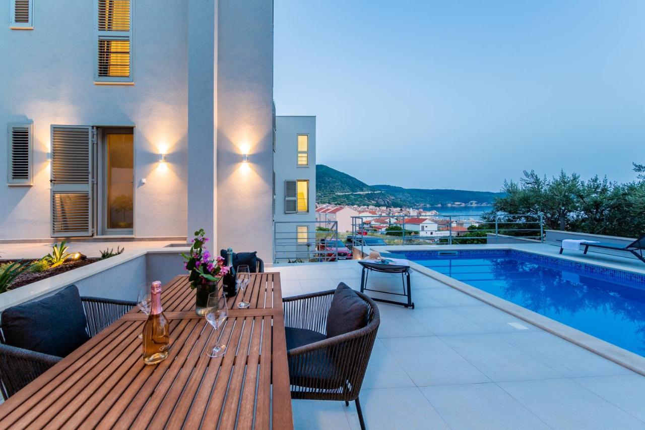 Seaside Elegance Suites Komiza Exterior photo